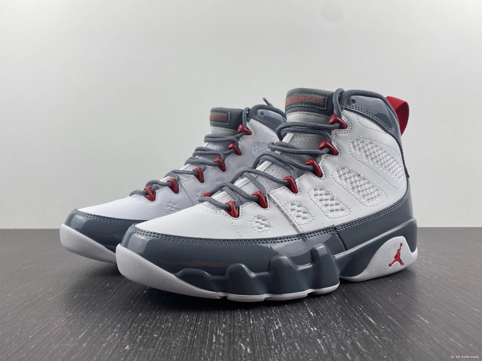 9 Red Jordan Fire CT8019-162 Air 1003